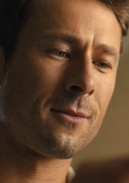 Glen Powell photo