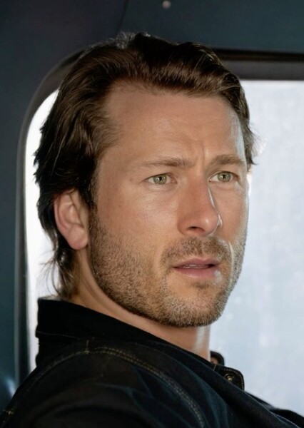 Glen Powell photo
