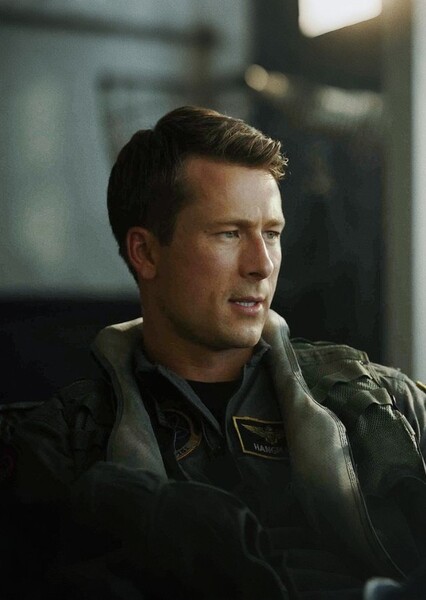 Glen Powell photo