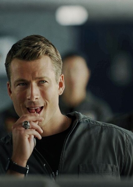 Glen Powell photo