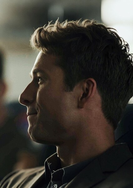 Glen Powell photo