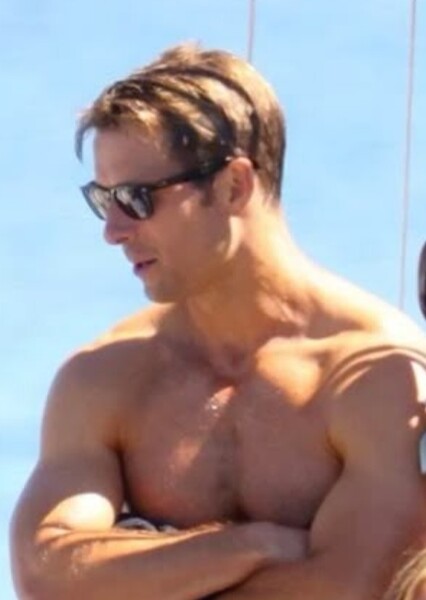 Glen Powell photo