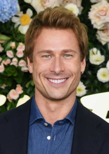 Glen Powell photo