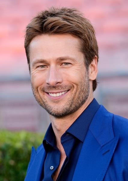 Glen Powell photo