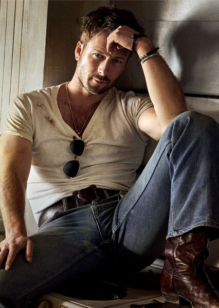 Glen Powell photo