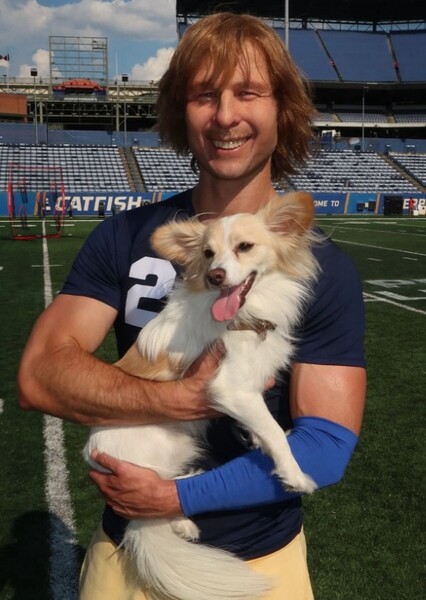 Glen Powell photo