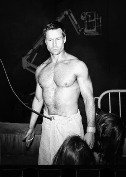 Glen Powell photo