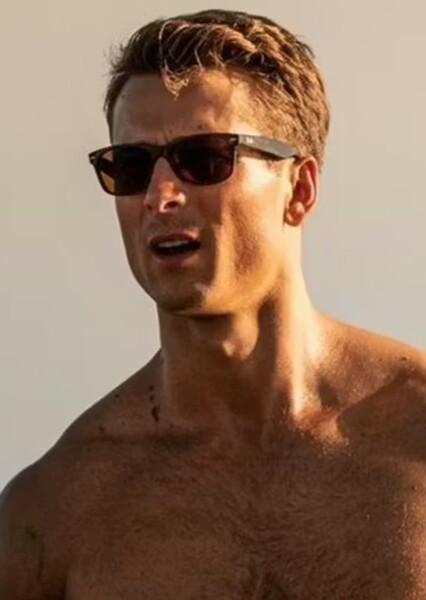 Glen Powell photo