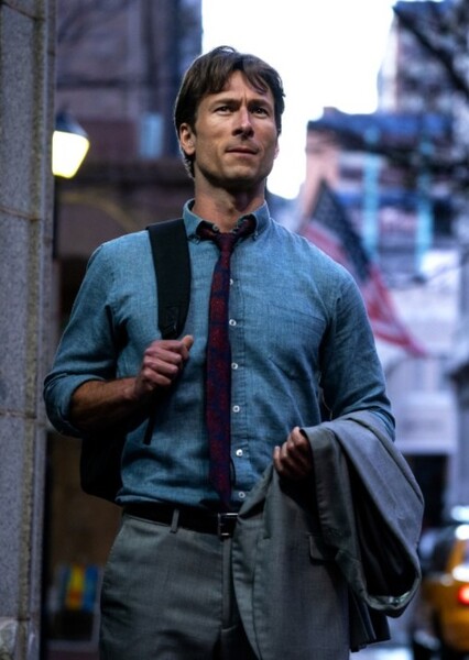 Glen Powell photo