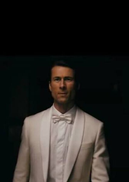 Glen Powell photo
