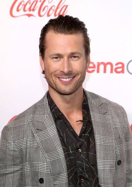 Glen Powell photo