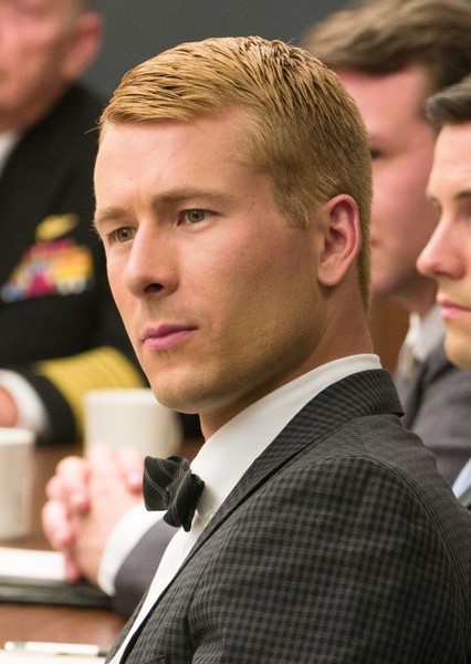 Glen Powell photo