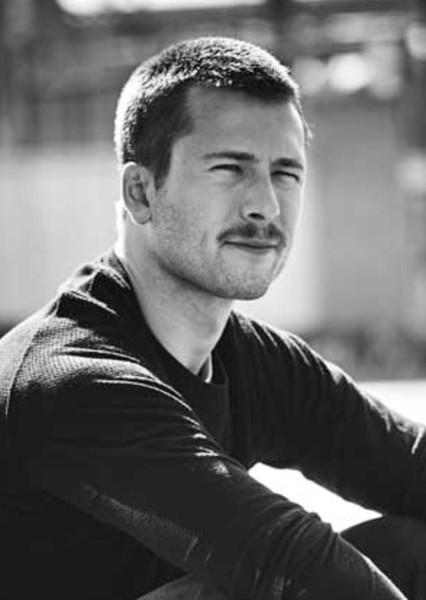 Glen Powell photo