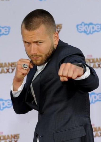 Glen Powell photo