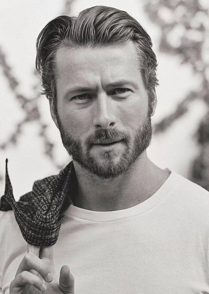 Glen Powell photo