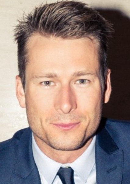 Glen Powell photo