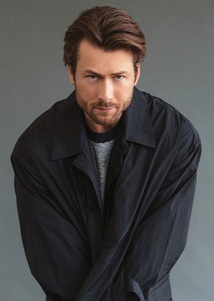 Glen Powell photo