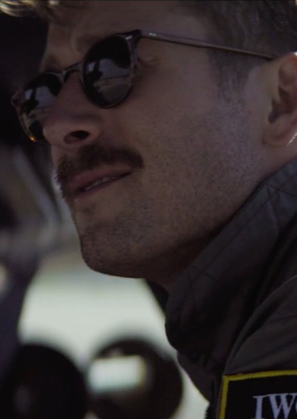 Glen Powell photo