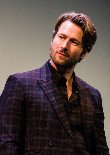 Glen Powell photo