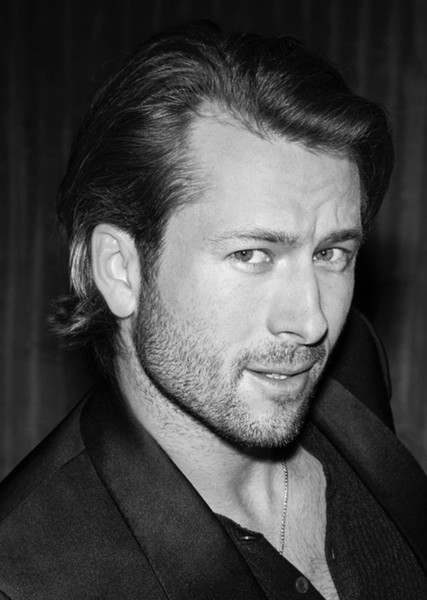 Glen Powell photo