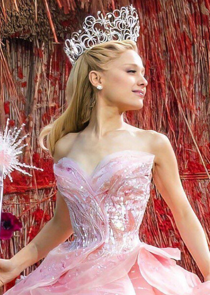Glinda the Good Witch photo
