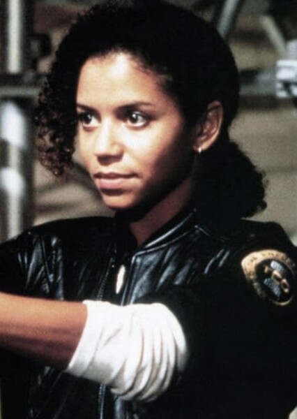 Gloria Reuben photo