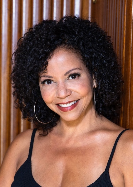 Gloria Reuben photo