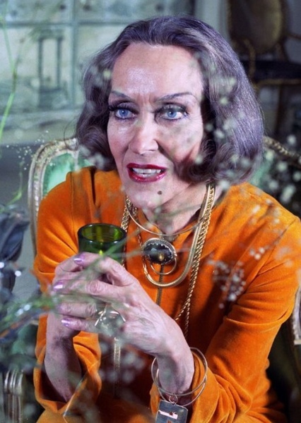Gloria Swanson photo