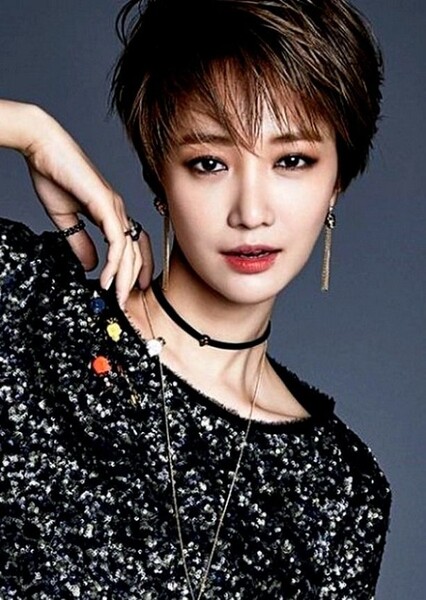 Go Joon-hee photo