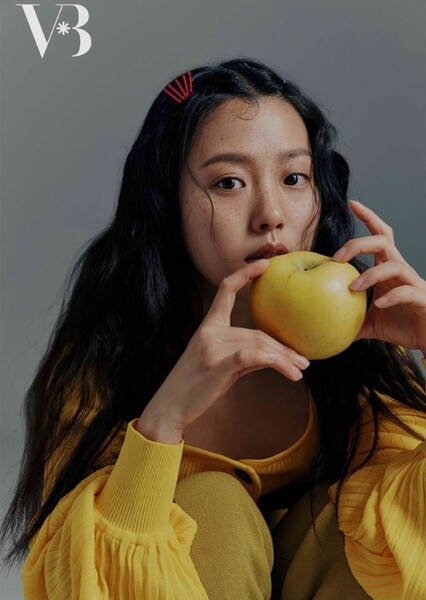 Go Min-si photo