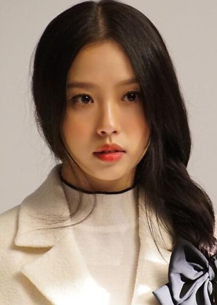 Go Min-si photo
