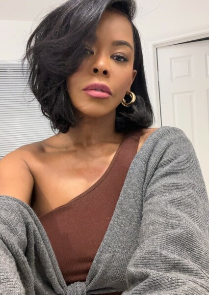 Golden Brooks photo