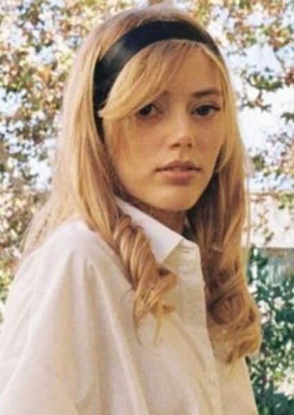 Grace Van Dien