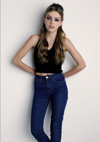 Grace Van Dien photo