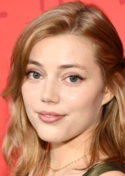 Grace Van Dien