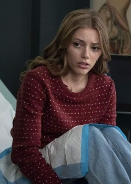 Grace Van Dien photo