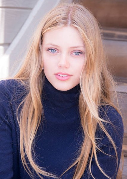 Grace Van Dien