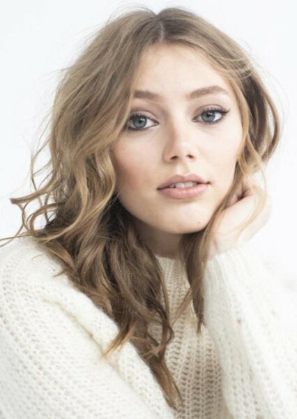 Grace Van Dien