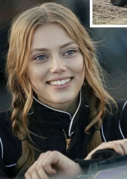 Grace Van Dien