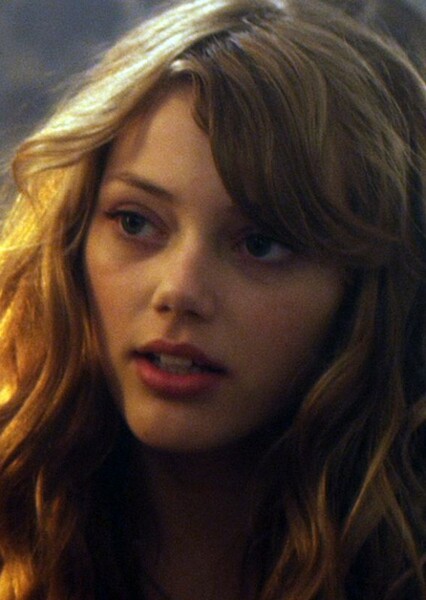 Grace Van Dien photo