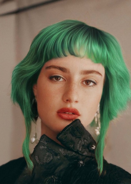 Grace Van Patten photo