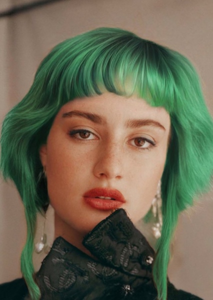 Grace Van Patten photo