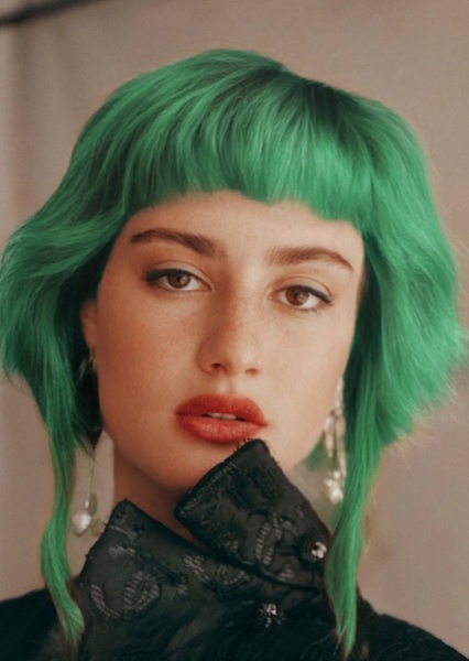 Grace Van Patten photo
