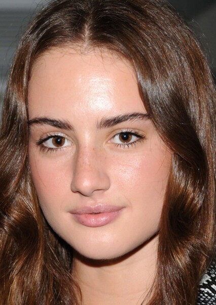 Grace Van Patten photo