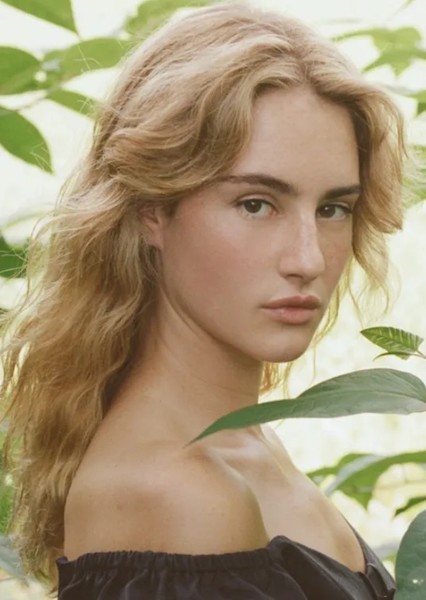 Grace Van Patten photo