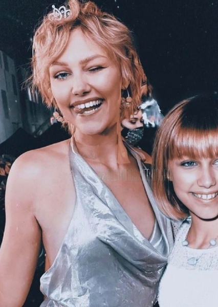 Grace VanderWaal photo