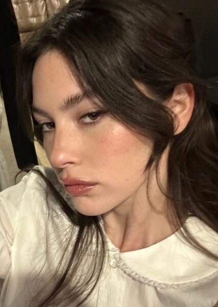Gracie Abrams photo