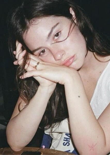Gracie Abrams photo