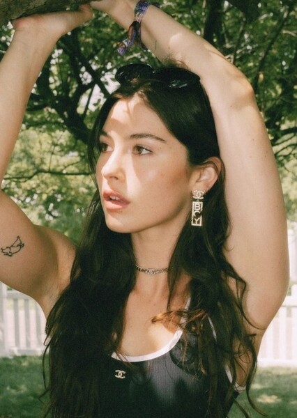 Gracie Abrams photo