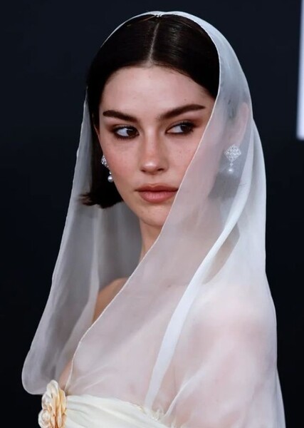 Gracie Abrams photo